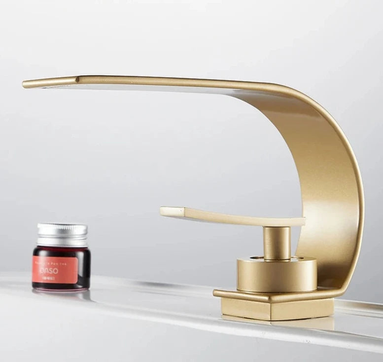 Akira Faucet The deco nook