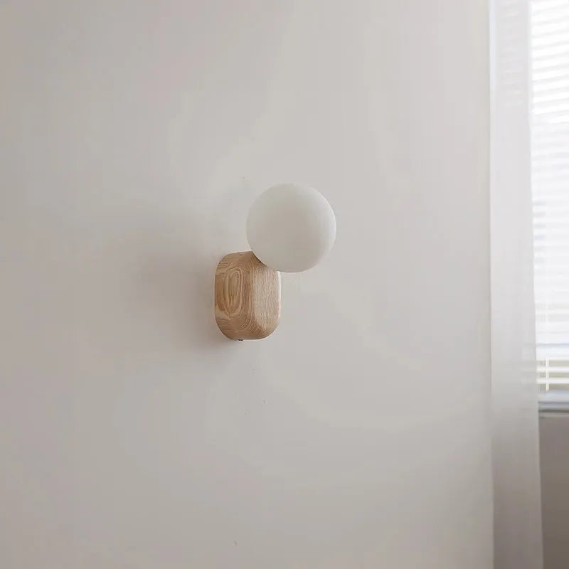 Leilani Sconce