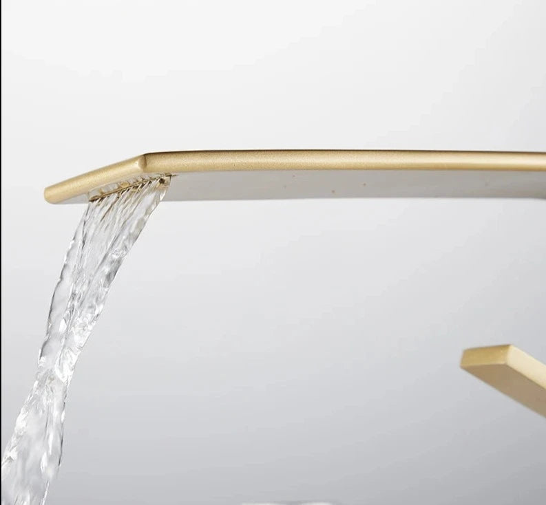 Akira Faucet The deco nook