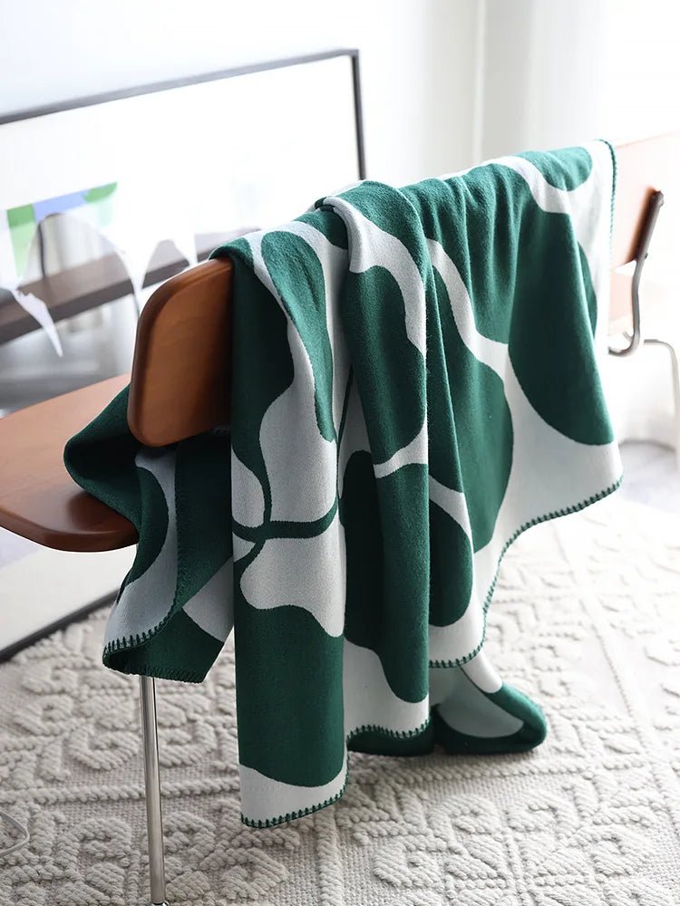 Knitted Abstract Throw Blanket - The deco nook